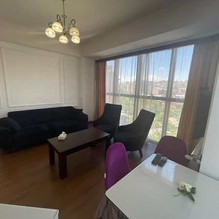 Elite Apartment Yerevan Bagian luar foto