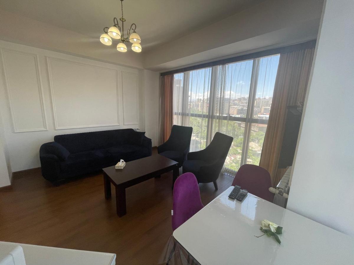 Elite Apartment Yerevan Bagian luar foto