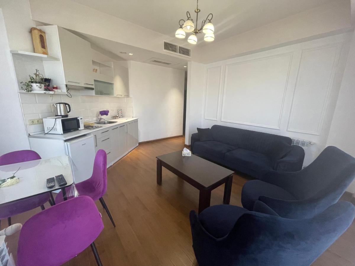 Elite Apartment Yerevan Bagian luar foto